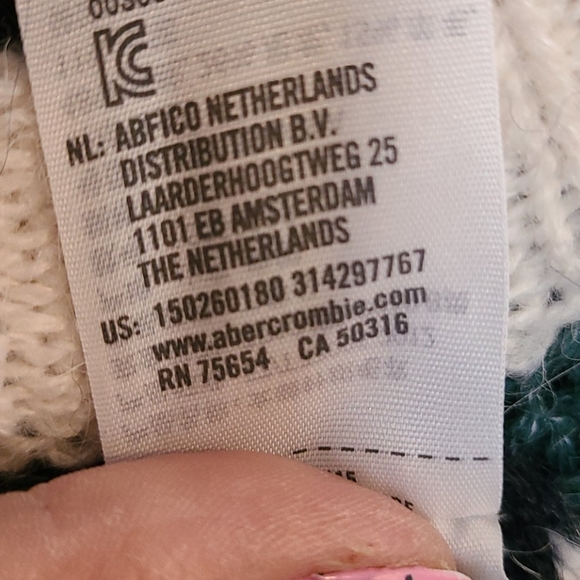NWOT Abercrombie sweater - Picture 4 of 6